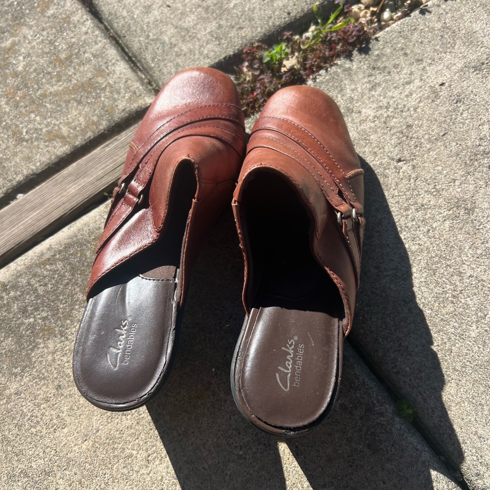Clark’s Bendables size 7.5 Mules